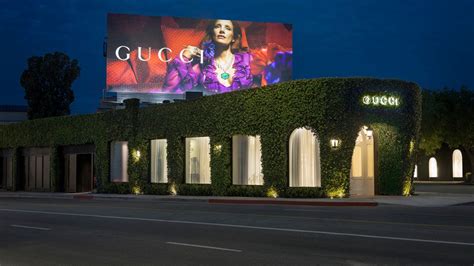 do you need an appointment to shop at gucci|Gucci hours.